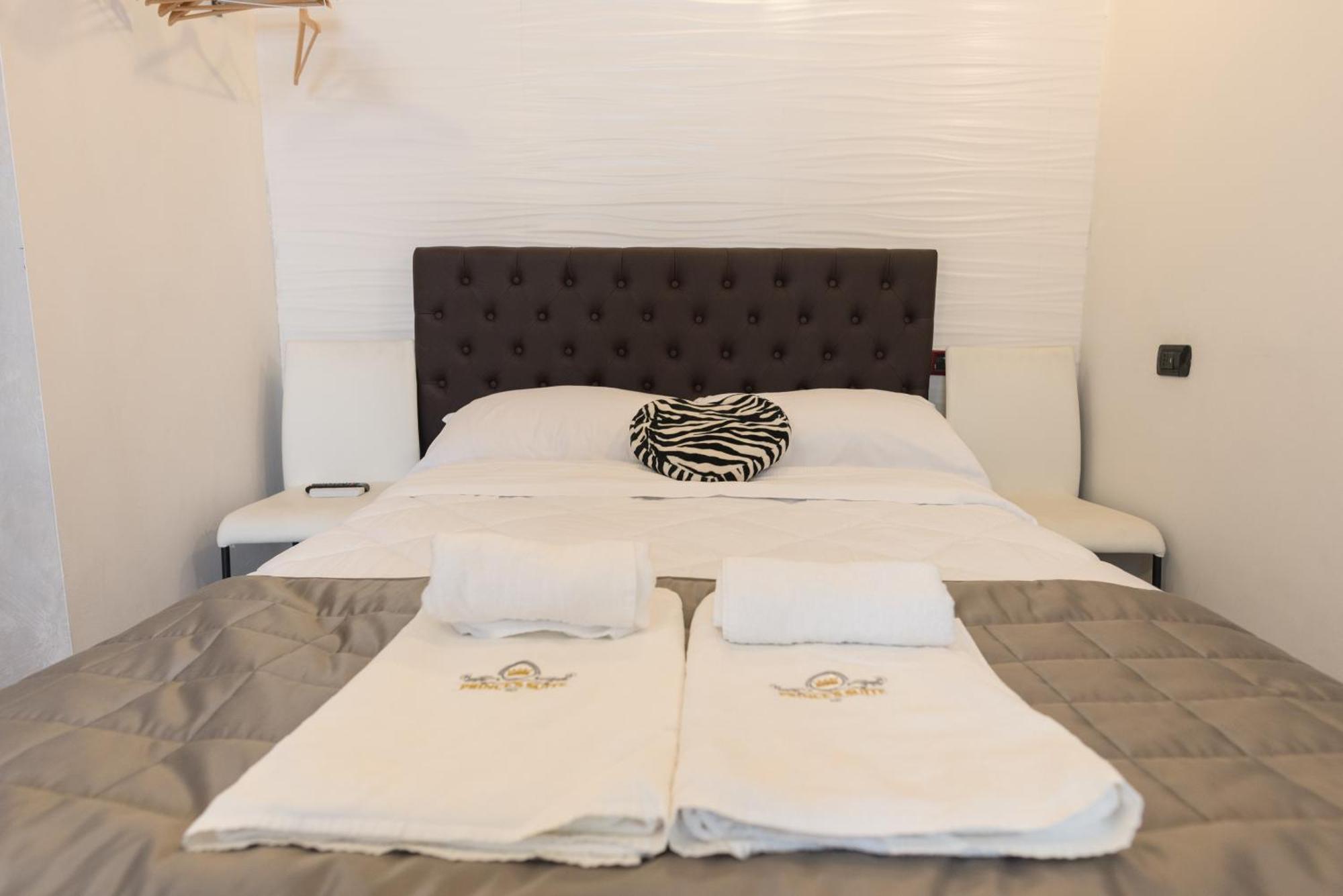 Prince'S Suite - Budget Rooms & Apt Piazza Del Popolo ローマ エクステリア 写真